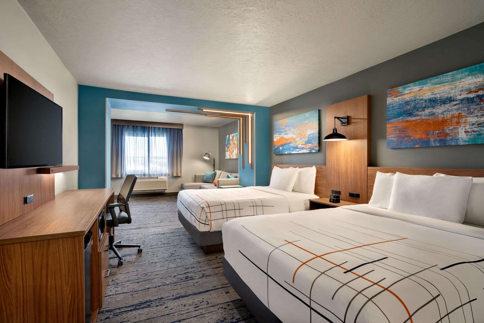 La Quinta Inn & Suites By Wyndham Springfield Exterior foto