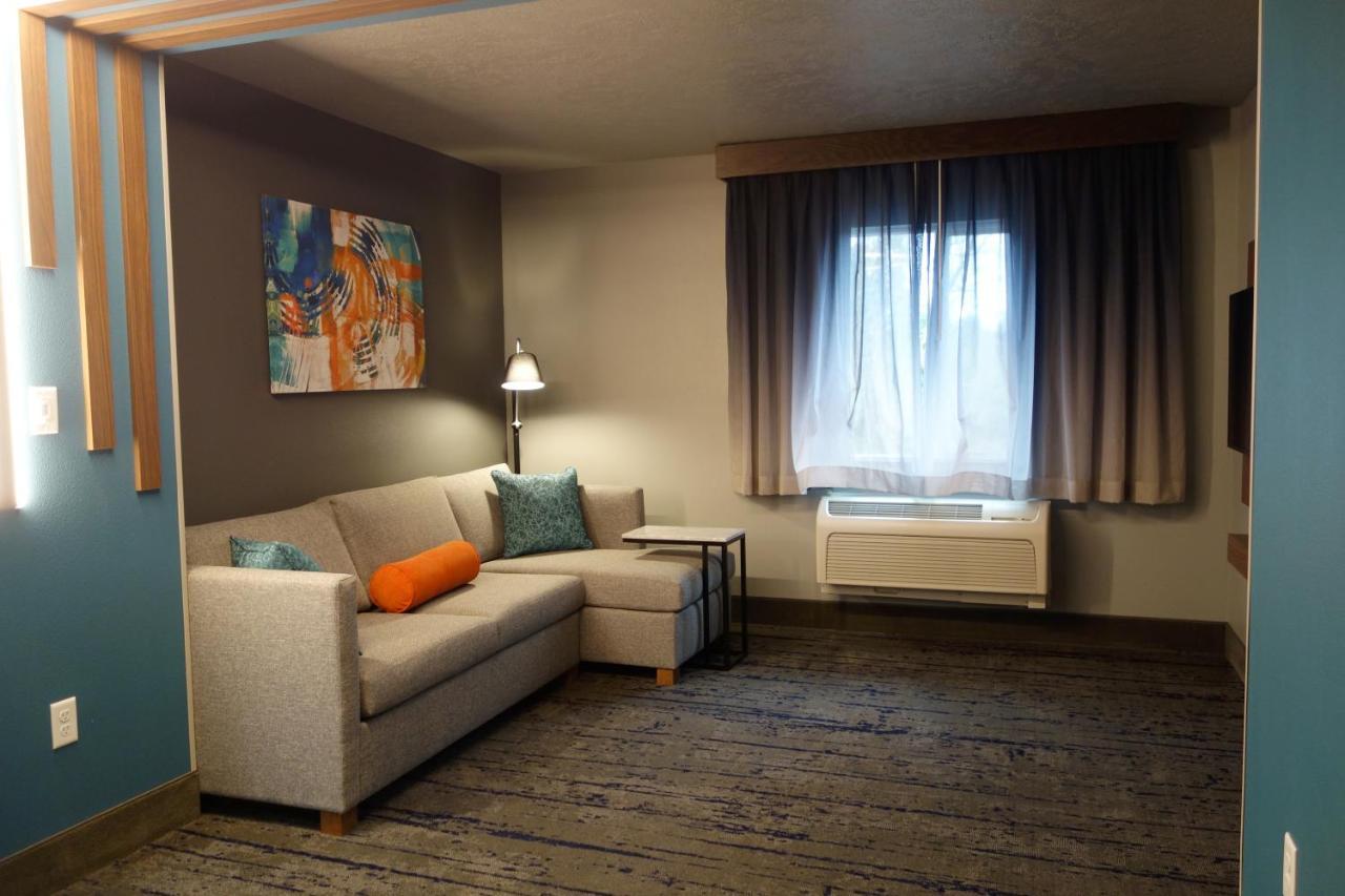 La Quinta Inn & Suites By Wyndham Springfield Exterior foto