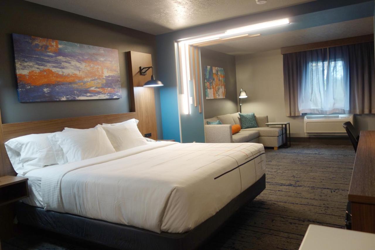 La Quinta Inn & Suites By Wyndham Springfield Exterior foto